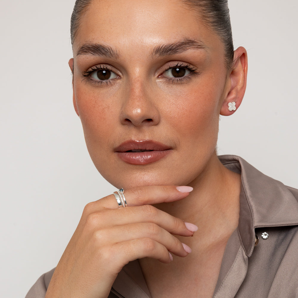 Medium Clover Earrings